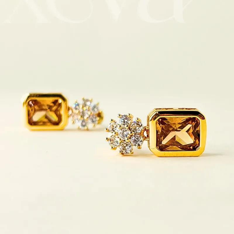 Zircon Stud Earrings champagne