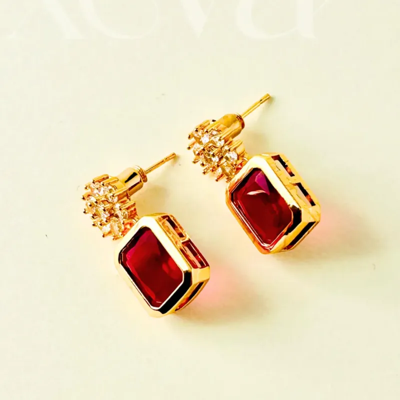 Zircon Stud Earrings red